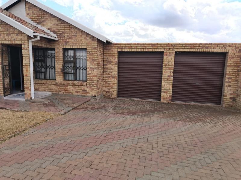3 Bedroom Property for Sale in Pinehaven Free State
